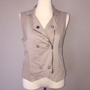 BKE cotton khaki vest size large
